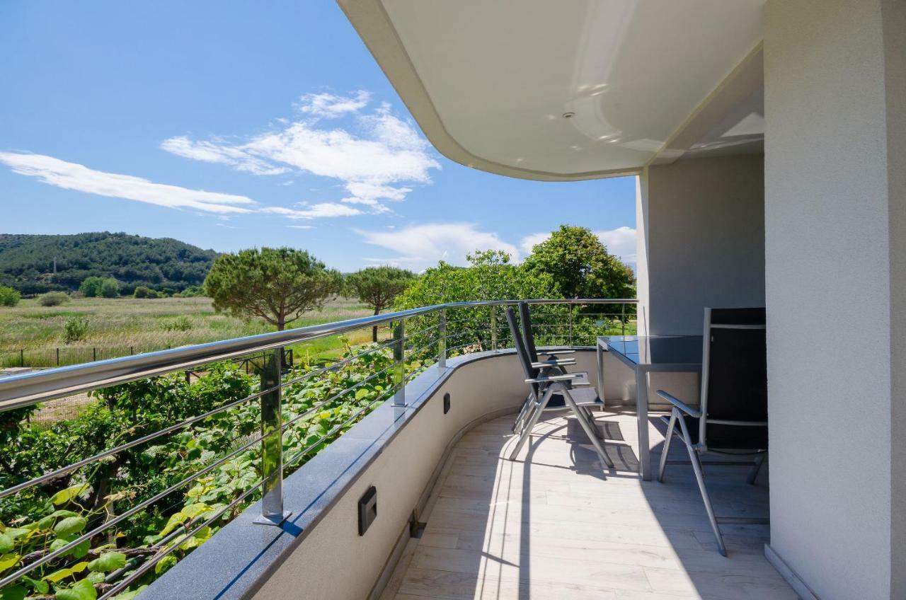 Apartments Zorka Лопар Экстерьер фото