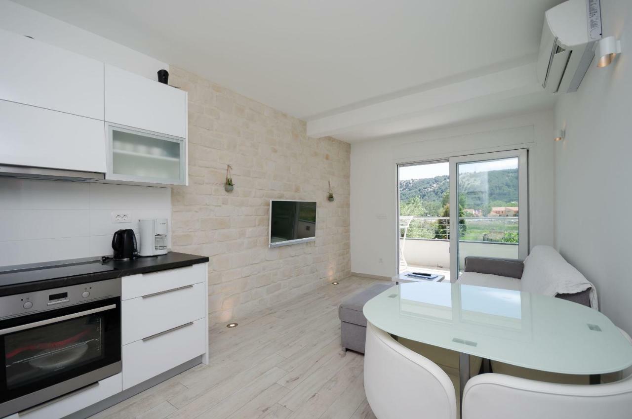 Apartments Zorka Лопар Экстерьер фото